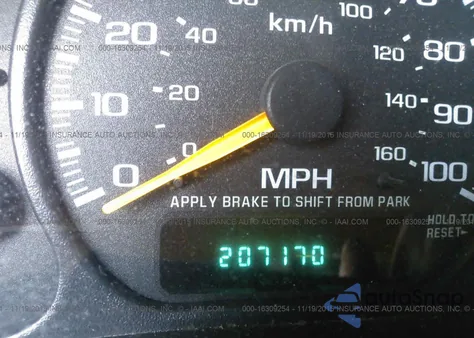 2001 Chevrolet Silverado C1500 z USA, uszkodzony, nr VIN 2GCEC19V611162853